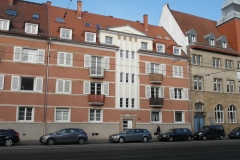 02 | Kulturdenkmal Blücherstr. 22, Karlsruhe, Straßenseite (nach Dachsanierung), LP 6-8