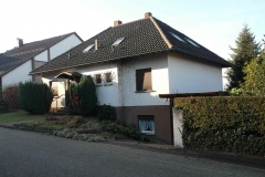 29 | 2-Fam. Whs, Ricarda-Huch-Str. 3, Ettlingen, Straßenansicht (vor Sanierung)