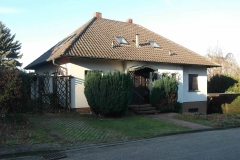 33 | 2-Fam. Whs, Ricarda-Huch-Str. 3, Ettlingen, Straßenansicht (vor Sanierung)
