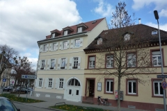 12 | Kulturdenkmal MFH Karlsburgstr. 8, Karlsruhe, Straßenansicht (nach Sanierung)